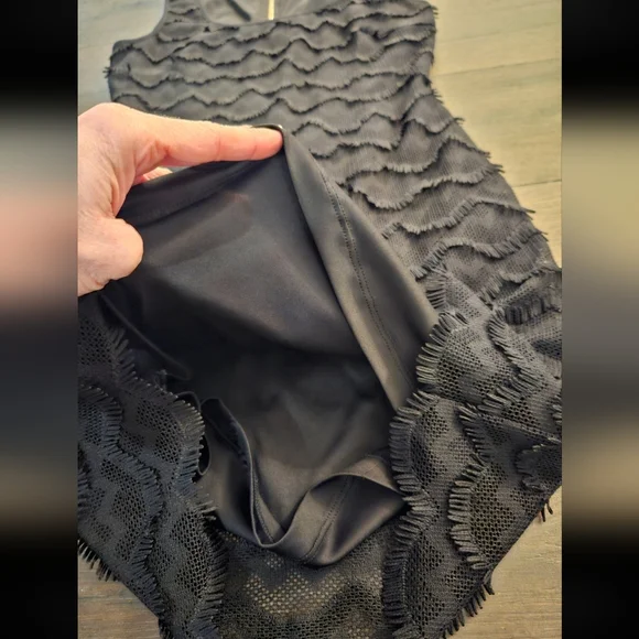 Guess Lace Fringe Black Bodycon Dress - Size 6 - Picture 7 of 16